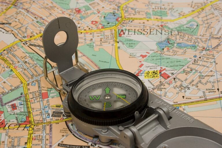 map, compass, travel-4220224.jpg